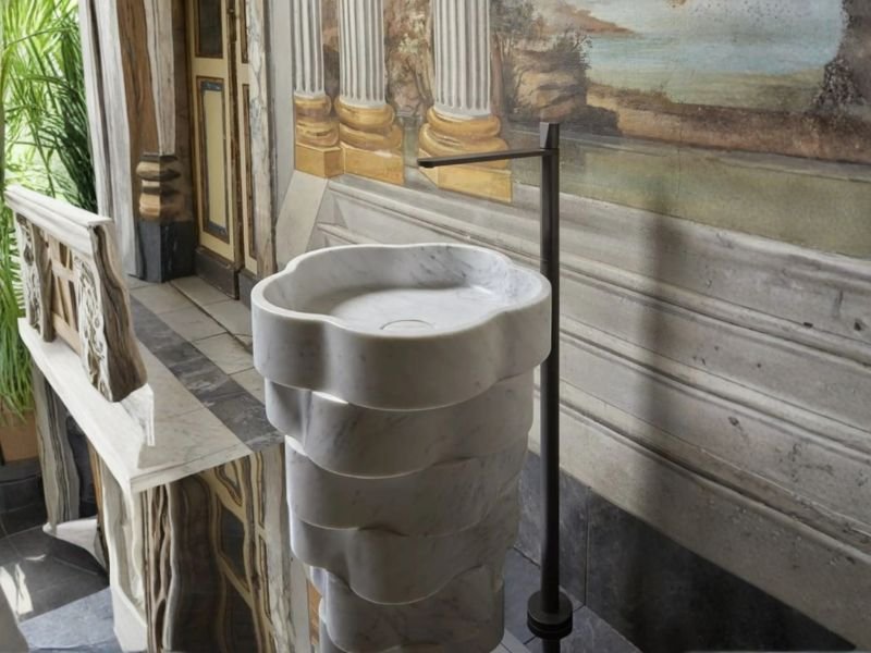 Cloud Marble Pedestal Basin – Nimbus