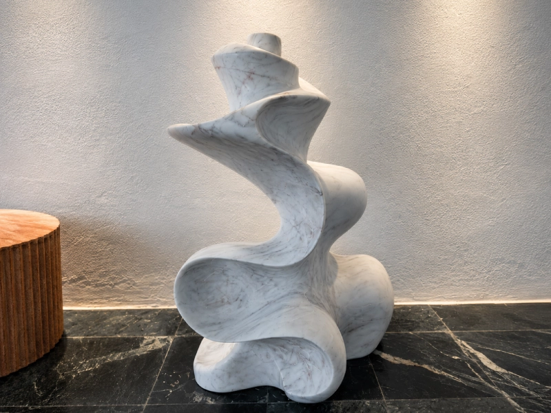 Fluire – Exotic White Marble